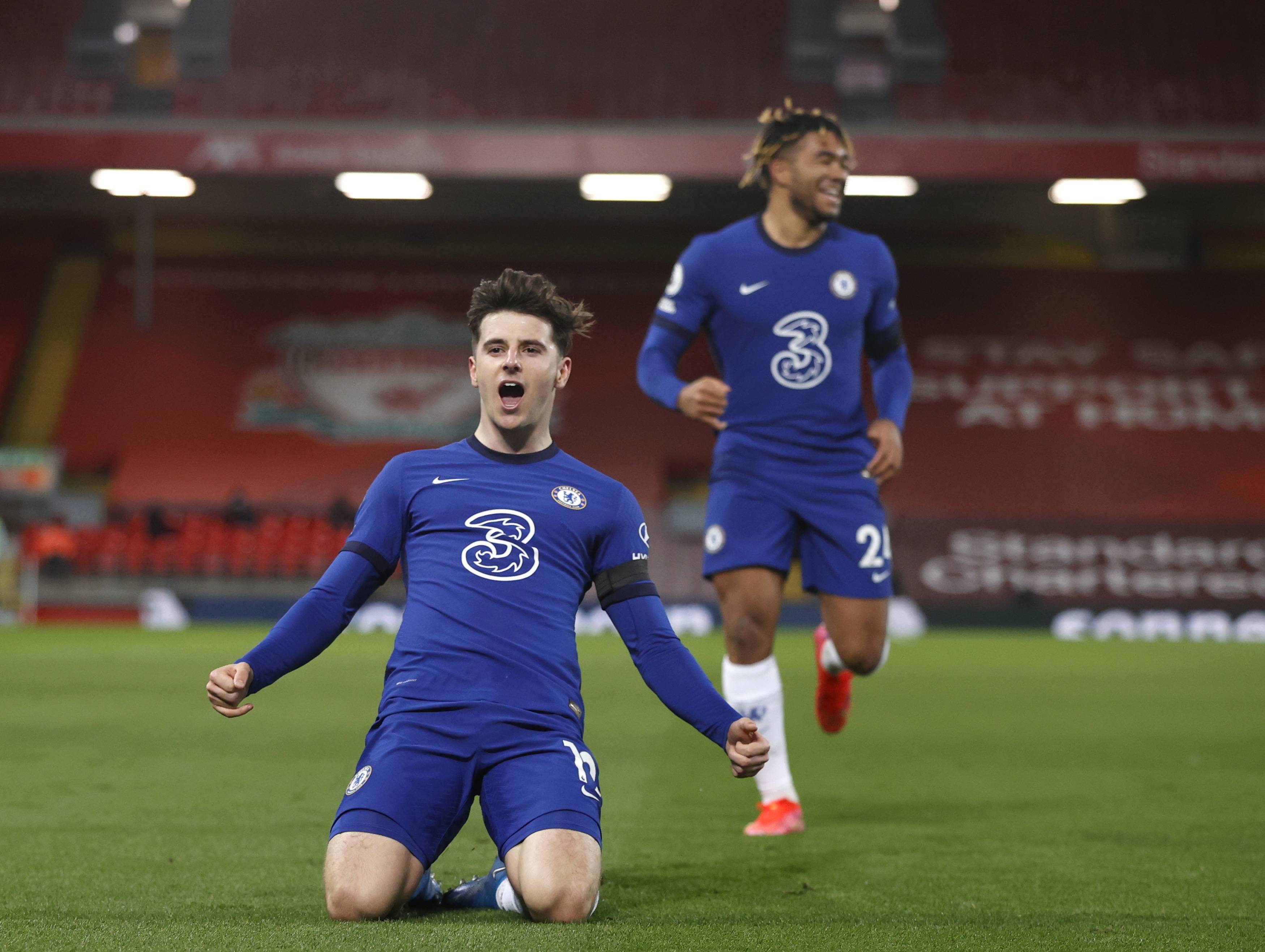 足坛享有盛 足坛享有盛