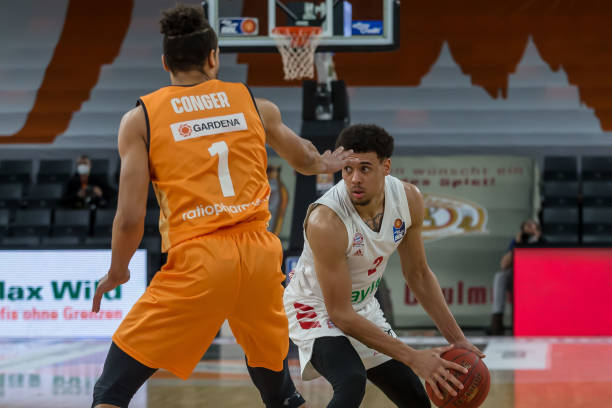 爱德华兹 爱德华兹