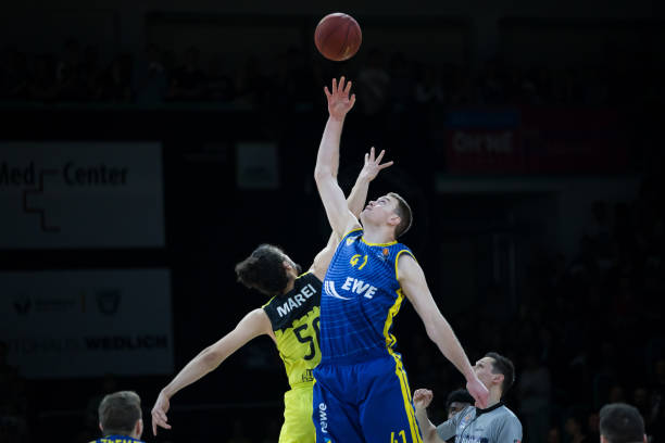 人们重新审 人们重新审