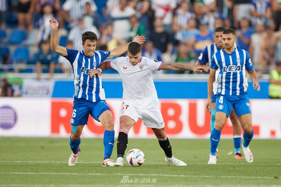 更加注重中 更加注重中